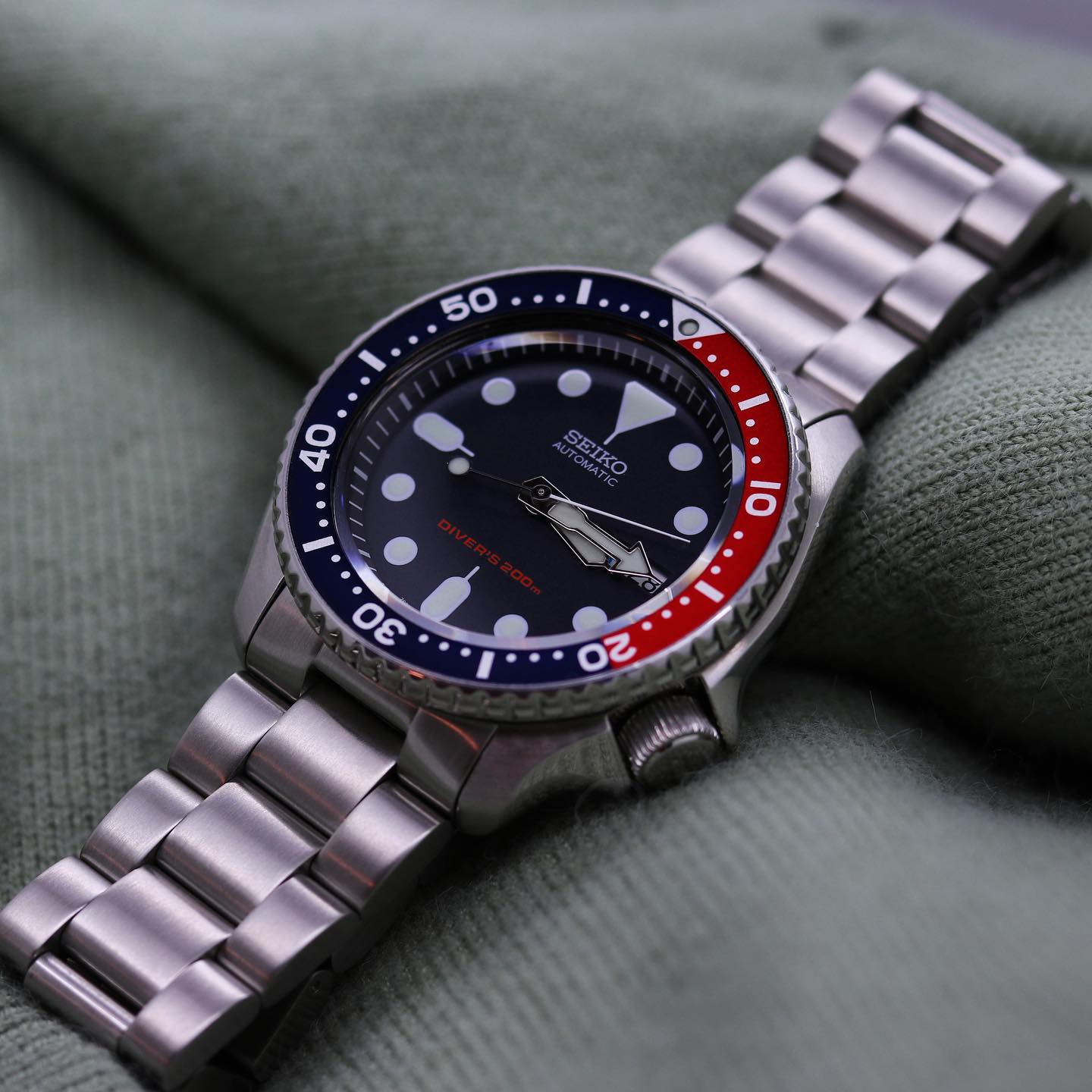 Seiko SKX009 Jubilee Bracelet, Men's Fashion, Watches & Accessories,  Watches on Carousell